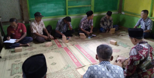 Kepala Desa Soko Sosialisasikan Pembangunan Talud dan Rabat di RT 2 RW 4