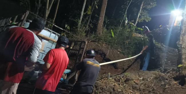 Relawan Desa Bergotong Royong Atasi Krisis Air Bersih di Dua Dusun