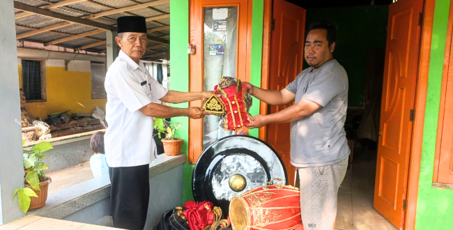 Semangat Baru! Krida Budaya Soko Terima Bantuan Alat Kesenian Senilai 20 Juta