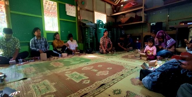 Rapat Persiapan Pembangunan Air Bersih di RT 2 RW 4 Desa Soko