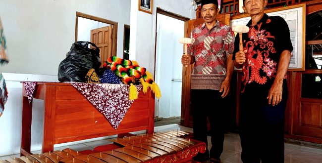 Penyerahan Bantuan Alat Kesenian untuk Kelompok Taruna Budaya Desa Soko