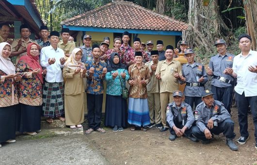 Ziarah ke Makam Sesepuh, Warga Desa Soko Kenang Jasa Para Pendahulu